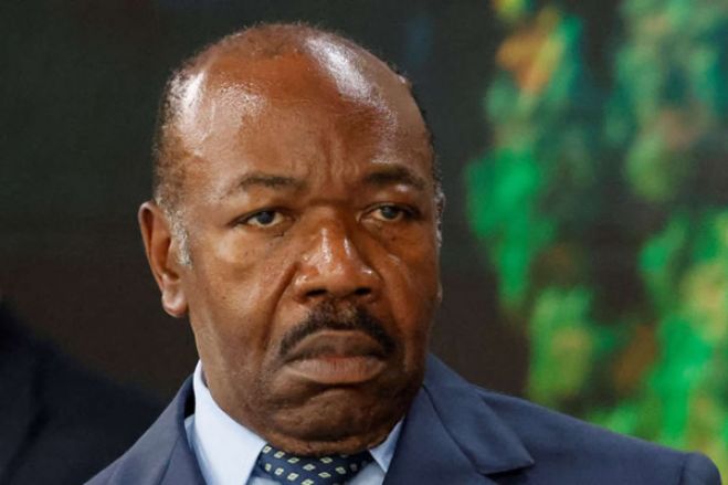 Militares golpistas no Gabão anunciam que Presidente Ali Bongo se encontra em prisão domiciliária