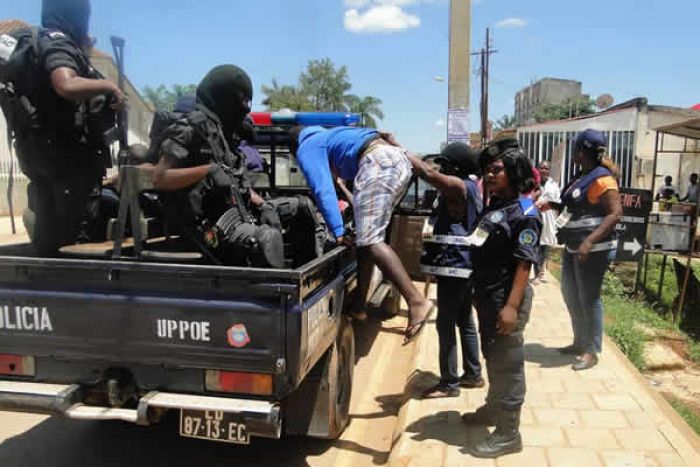 Detidos seis pastores e três moto-taxistas em Angola por &quot;desobediência&quot; - polícia