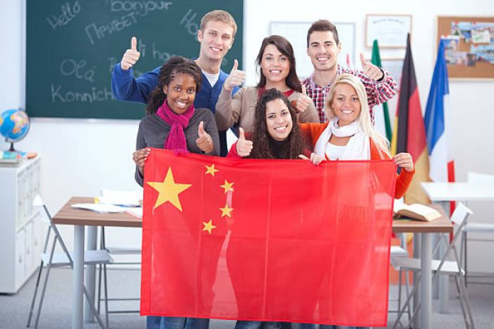 Covid-19: Governo angolano justifica manutenção de estudantes na China com “razões de contenção