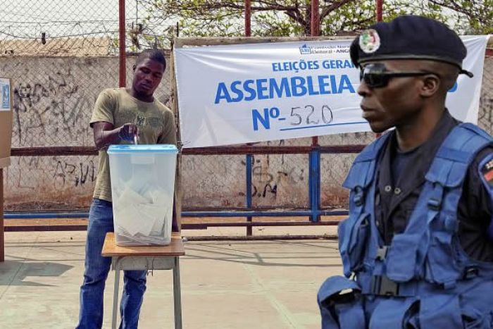 Eleições 2022: Polícia “pronta” para travar subversão apela à não permanência nos locais de voto