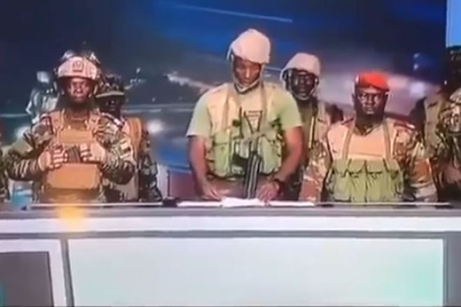 Benin: Tentativa de golpe de estado em curso, militares anunciam "destituição" do presidente.