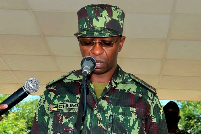 Ministro da Defesa moçambicano aponta sinais de &quot;intenção firme e credível de alterar&quot; ordem constitucional