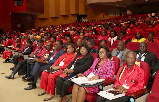 Históricos do MPLA apelam à mudança de estratégia governamental