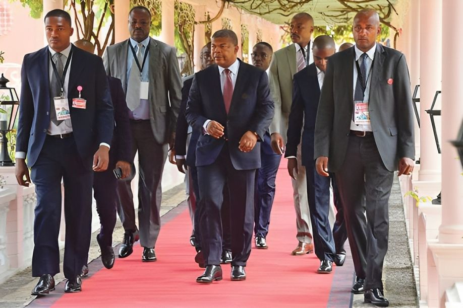 Consultoria francesa adquire empresa que trata das comunicações da presidência e do governo angolano