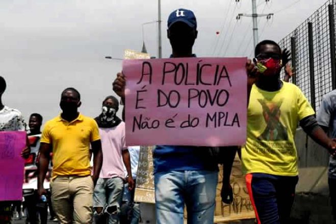 Movimento dos Estudantes Angolanos repudia &quot;comportamento pidesco” da polícia