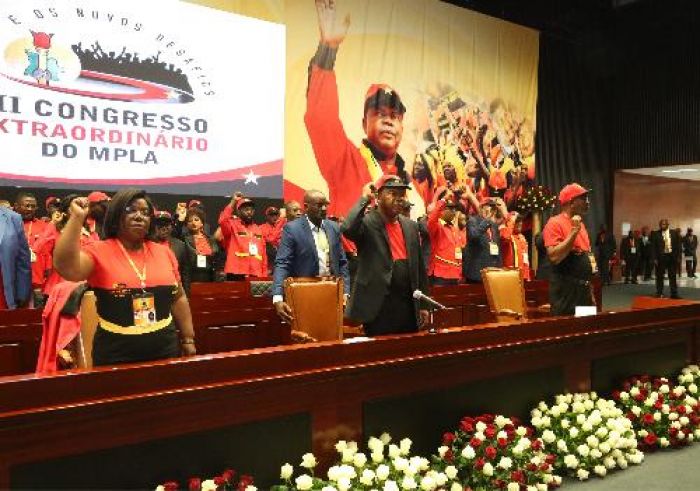 MPLA com dois &quot;ajustes&quot; no Secretariado do Bureau Político após congresso extraordinário