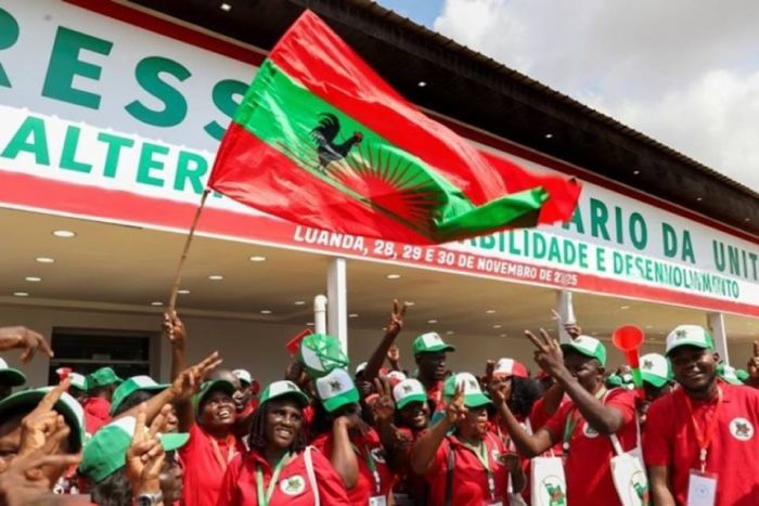 UNITA cerra fileiras em torno do líder, que promete nova frente para a alternância
