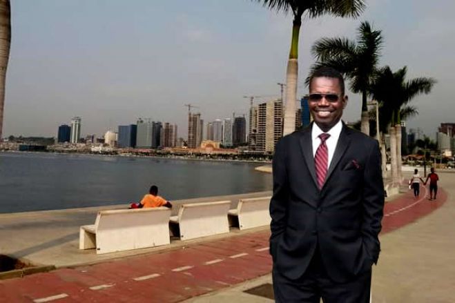 Porque razão João Lourenço se aferra a actual constituição deixada por dos Santos?