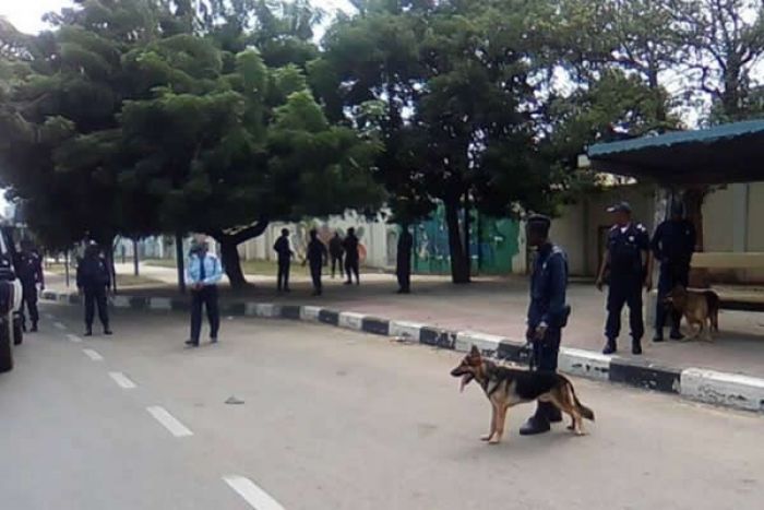 Polícia angolana reprime vigília em Luanda pela liberdade do ativista “Tanaice Neutro”