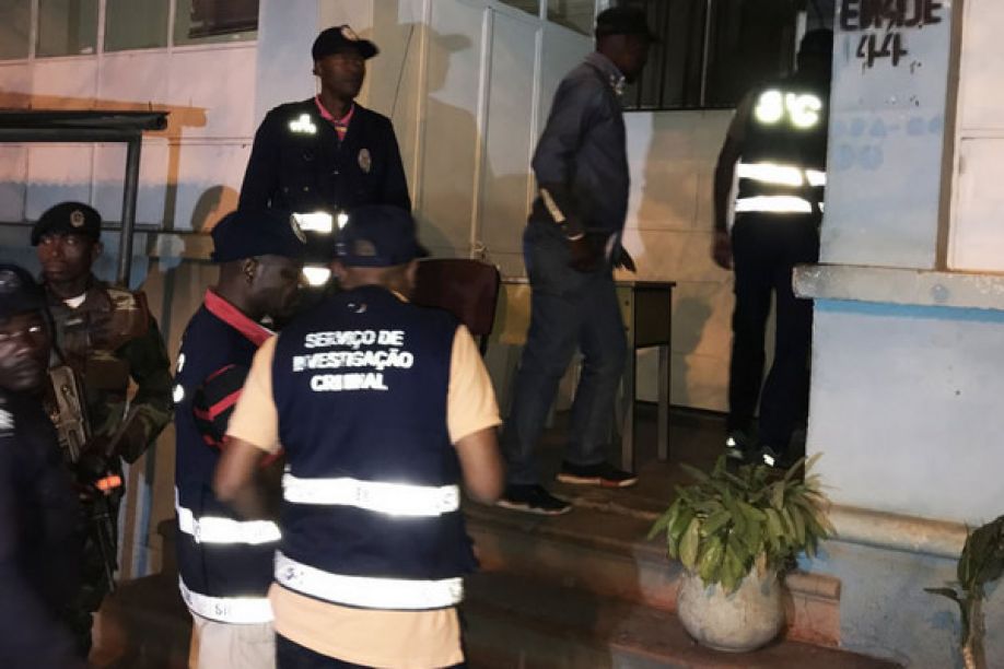 Polícia Investiga A Assassinato De Sindicalista Em Luanda Irmãos Culpam Agentes Da Corporação 