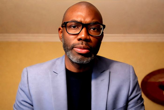 José Gama aponta fragilidades do sistema político angolano e defende alternância no poder