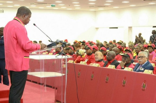 Lider do MPLA elogia posição do GP do seu partido que &quot;derrotou&quot; a iniciativa da UNITA de impeachment