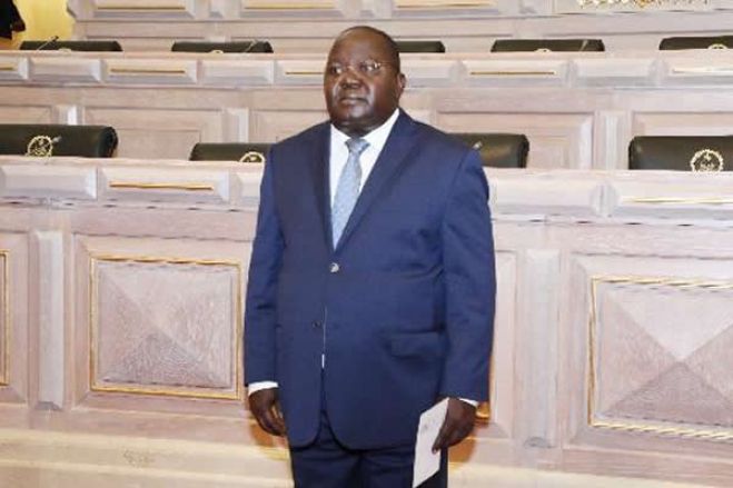 CNE partidarizada e lei eleitoral &quot;indiciam fraude&quot; - Sociedade civil angolana
