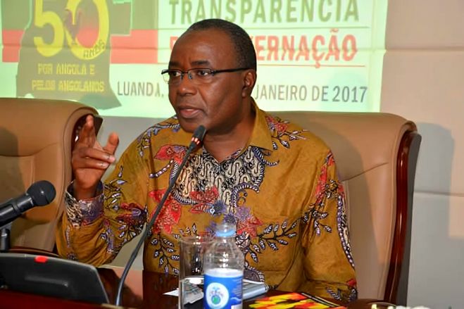 Marcolino Moco diz que jovens devem focar-se no futuro e não nas “águas turvas” do passado