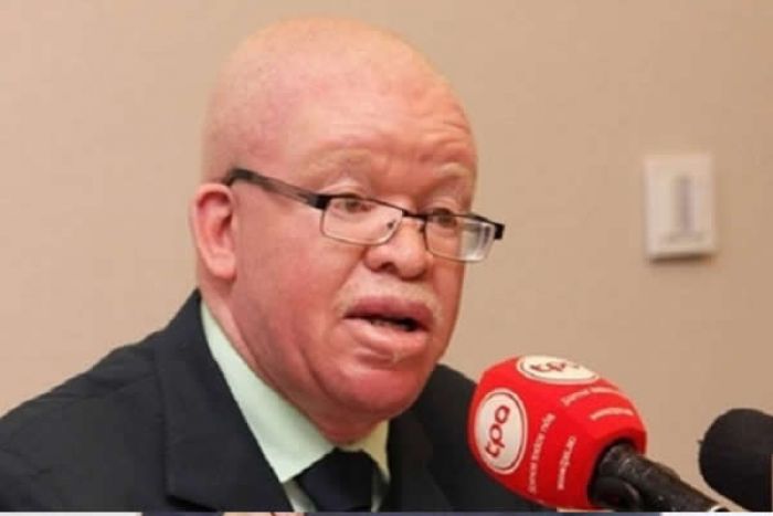 &quot;Status quo&quot; do passado em Angola &quot;está a minar combate à corrupção&quot; - Celso Malavoloneke