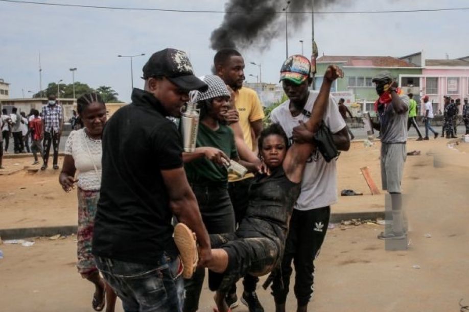 Um morto e mais de 30 feridos no funeral do músico &quot;Nagrelha&quot; em Luanda
