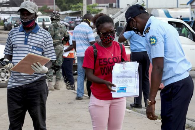 Comprovativos de testes de Covid-19 em Angola sob suspeita