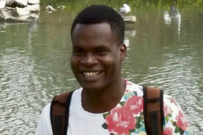 Jovem angolano que recebeu diploma de ministro francês em risco de expulsão