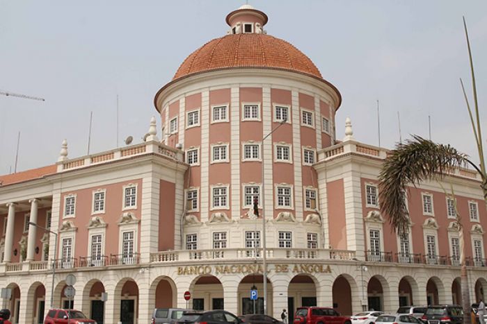 Banco Nacional de Angola deverá subir taxa de juro para 16,5% hoje - consultora