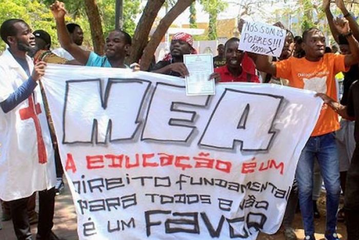 Estudantes angolanos anunciam manifestação para sábado devido à greve dos docentes universitários