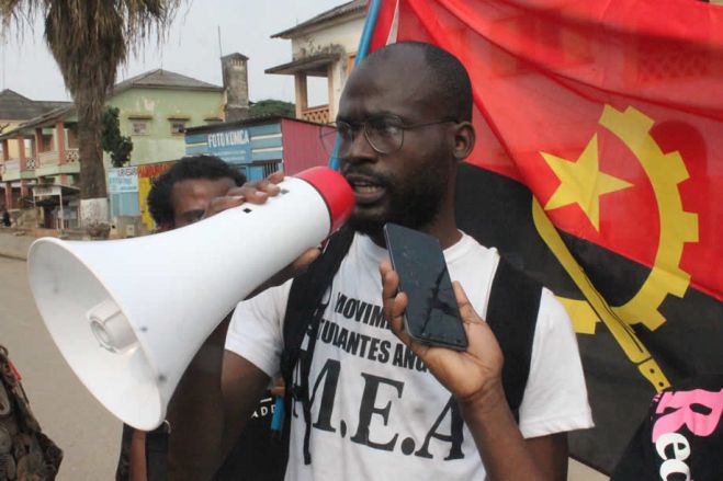 Estudantes anunciam manifestação contra falta de condições nas escolas de Luanda