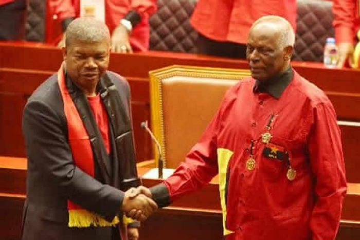 Históricos do MPLA garantem coesão do partido e desvalorizam ausência de JES