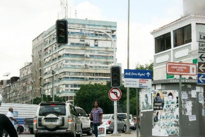Divida de 13 milhões de dólares causa paralisação de semáforos em Luanda