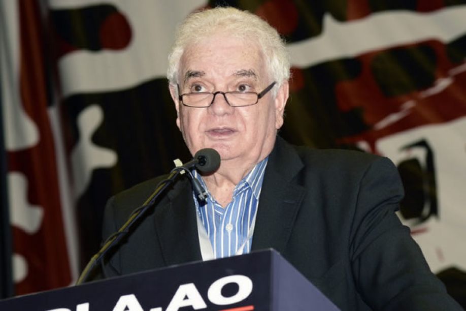 Economista considera natural revisão em baixa do crescimento da economia angolana