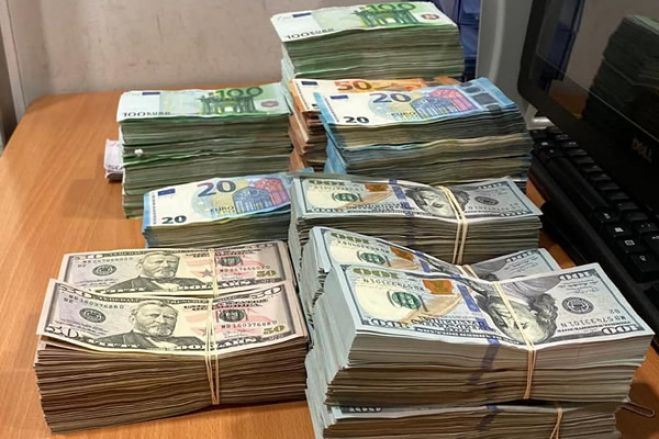 Vietnamitas detidos no aeroporto de Luanda na posse de mais de 800 mil euros e 341 mil dólares