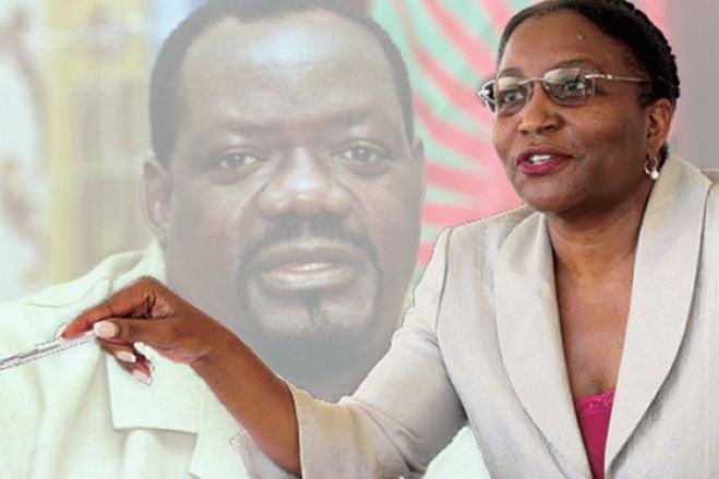 Uma conversa com Floribela Catarina Malaquias, autora de Heroínas da Dignidade