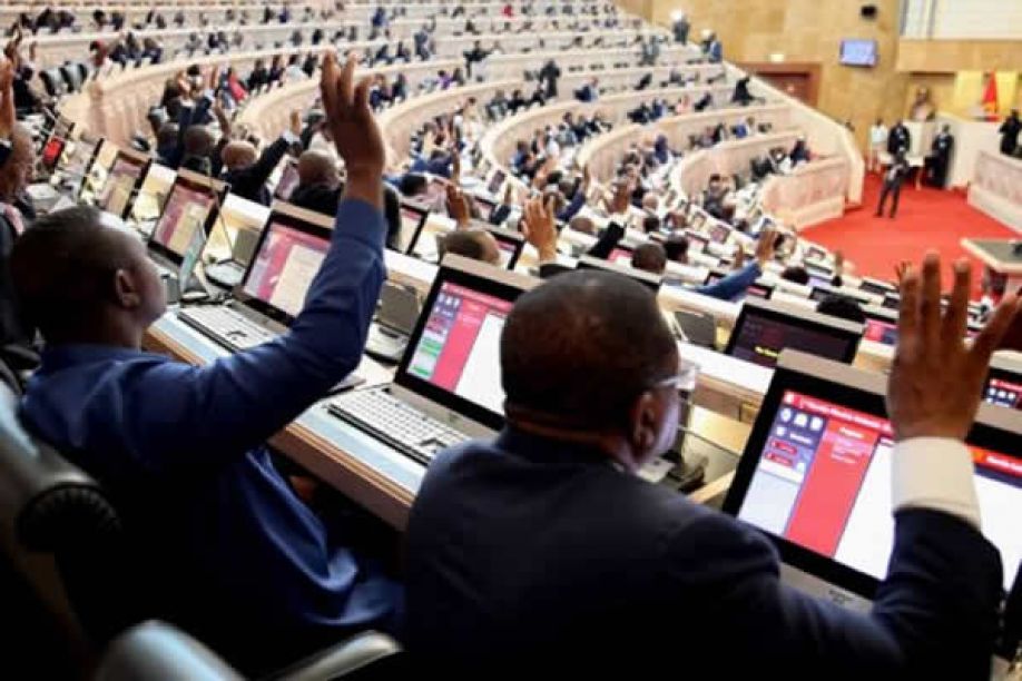 Parlamento angolano aprova OGE 2023 mas com votos contra da UNITA