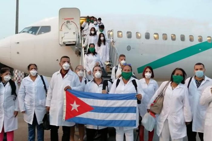 Covid-19: Angola conclui testes a 237 médicos cubanos, todos negativos