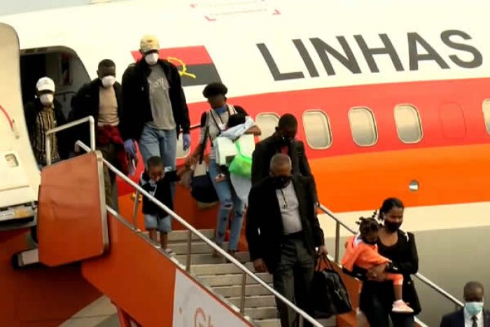 Dois casos positivos em 3.000 passageiros que chegaram a Angola desde sábado
