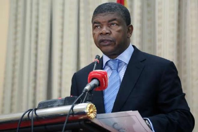 João Lourenço alerta para preparação de acções de desestabilização do país com dinheiro "desviado do Estado"