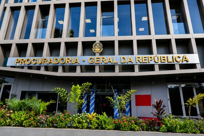 Novo Procurador-Geral Substitui Direcções Estratégicas da PGR por Quadros da Sua Confiança