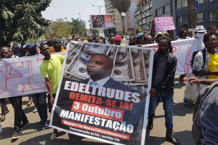 “Edeltrudes fora”, exigem manifestantes nas ruas de Luanda