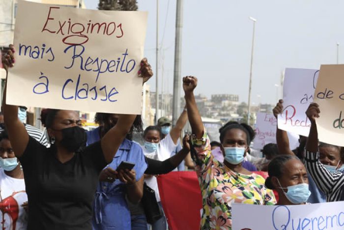 Professores angolanos vão protestar contra agressões de alunos e encarregados de educação
