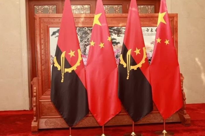 Angola está a negociar com China fim de petróleo como colateral de dívida