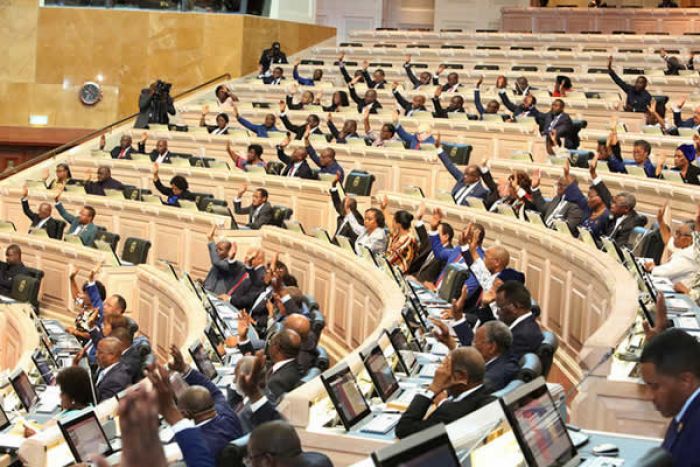 Lei penal angolana prevê agravamento de penas para crime de peculato em cargos políticos