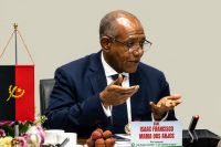 "Já não vou ajoelhar-me": Angola procurará outros parceiros, diz ministro aos empresários brasileiros